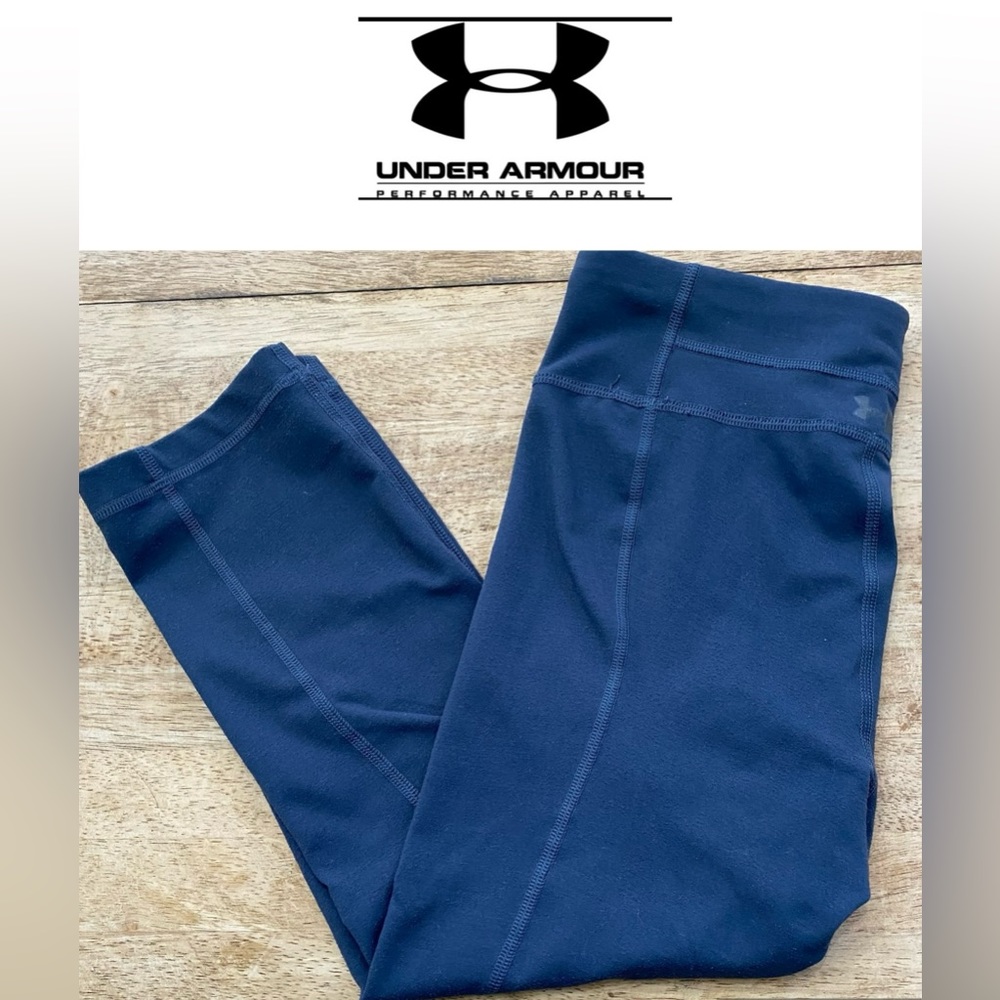 Under Armour Women’s (See Pics For Measurements) Dk Gray Athletic‎ Capris